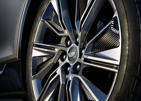 Cadillac Lyriq 2023 1600 17