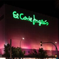 El outlet de El Corte Inglés rebaja al 60% de descuento los botines Clarks tipo Chelsea que más llevaremos esta temporada 