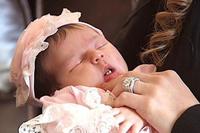 La bebé con más motivos para sonreír: ¡nació con dos dientes! 