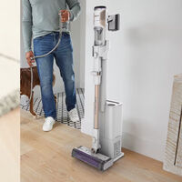 Hay una oferta en un aspirador vertical muy interesante. No por el precio, sino porque incluye una base de autovaciado