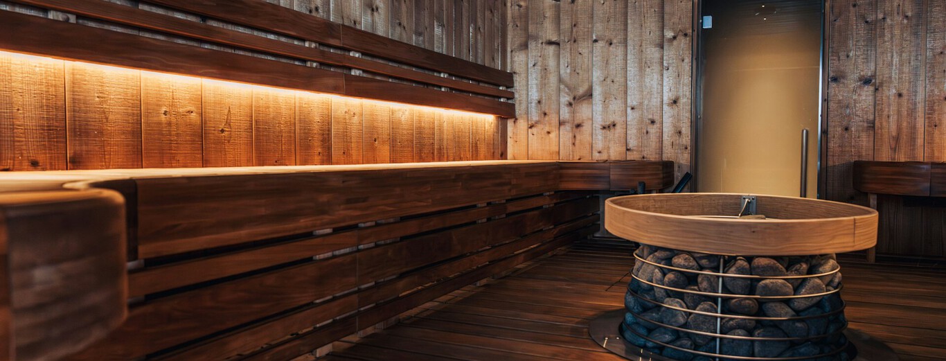 La ciencia ha revelado cómo la sauna "hackea" el cerebro: reduce un 65% el riesgo de padecder Alzheimer en el futuro