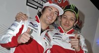 Valentino Rossi y Nicky Hayden en el Wrooom 2012 de Ducati