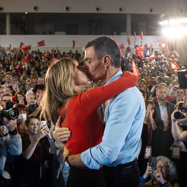 Pedro Sánchez (54 años): "Mi día ideal consiste en levantarme tarde y hacer ejercicio con Begoña. Todos los domingos comemos en familia" 