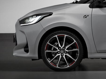 Toyotayarisgrsport20225 Gtbadge V01