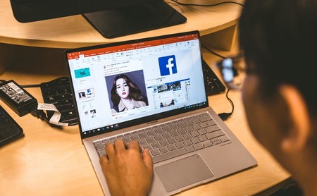 Facebook prueba una funcionalidad que recuerda mucho al feed de Instagram