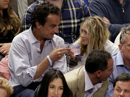 ¿Está Mary-Kate Olsen empaquetando todo para irse con su churri?