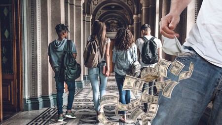 El Gap De Salarios Entre Universitarios Y No Universitarios Lleva Reduciendose Tiempo El Premium Por Estudiar Cada Vez Es Menos Atractivo