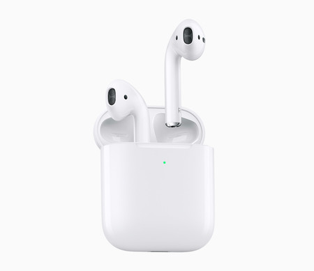 Apple renueva los AirPods con carga inalámbrica, nuevo chip y soporte para 'Oye Siri'