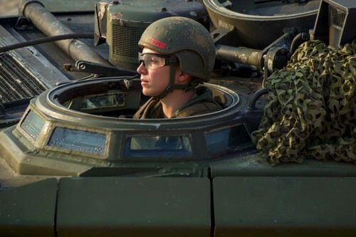 Habíamos visto de todo en Ucrania, pero esto es nuevo: los drones se están disfrazando de soldados rusos, y está funcionando