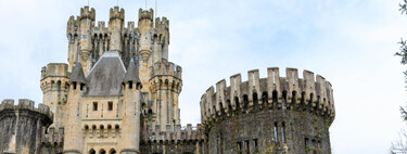 "De lejos, su imponente silueta te deja sin aliento": este es el enigmático castillo que están redescubriendo quienes visitan este pueblo de Vizcaya 