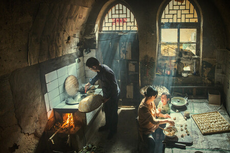 La alegría de comer en familia y otras fotos ganadoras del certamen gastronómico Pink Lady Food Photographer of the Year 2021