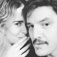 Pedro Pascal se ha convertido en enemigo público por tocar a Vanessa Kirby. En realidad es más complicado que eso