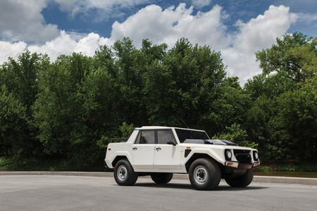 Lamborghini LM002