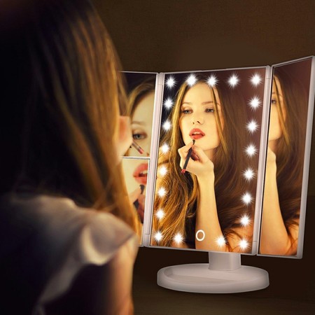 Espejo de maquillaje profesional con luces LED por 18,99 euros y envío gratis en Amazon