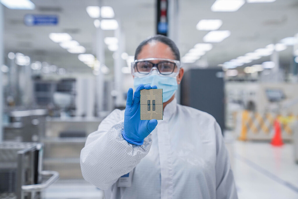 A Intel no le están saliendo las cosas, pero no porque no lo intente: gasta más en I+D que cualquiera de sus rivales