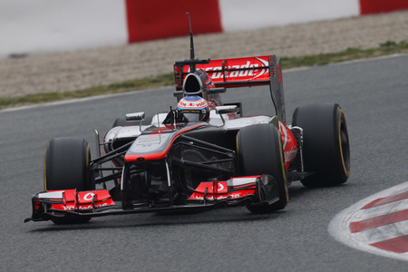 Jenson Button, el más rápido con clima cambiante