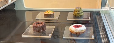 En esta pastelería de autor de Barcelona los dulces se exhiben como en un museo: sólo hacen seis pasteles por estación 