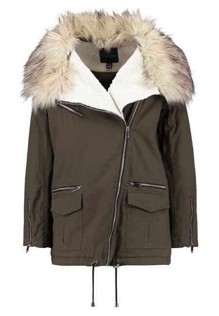 50% de descuento en Zalando en la parka en color caqui Vinny de New Look: cuesta 39,95 euros con envío gratis