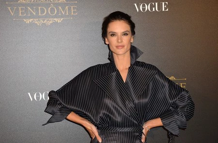 Todas las it girls de moda se dan cita en la fiesta de Vogue durante PFW, ¡looks para todos los gustos!