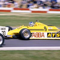 Los pilotos de Fórmula 1 siempre han sido personas muy serias, ¿no? Pues uno tenía doble vida: batería de uno de los grupos más famosos de la historia