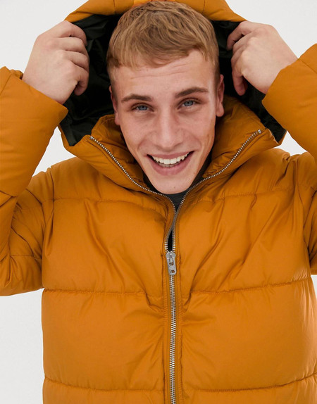 Este plumas amarillo Jack&Jones está en oferta en ASOS por solo 29,99 euros