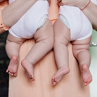 Se resuelve el misterio: los padres que no reconocían a sus gemelos ya saben quién es quién 