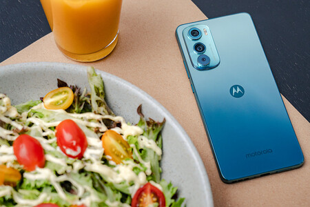 Motorola Edge 30: hasta arriba de hercios, centrado en la fotografía y muy fino