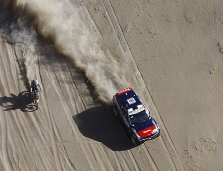 dakar2010_stephane-peterhansel-segundo-tras-un-intenso-duelo-con-nasser-al-attiyah.jpg