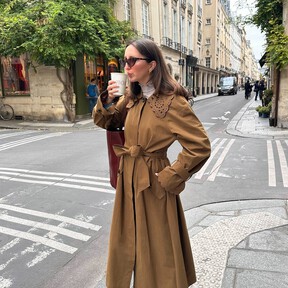 Max Mara liquida la gabardina larga atemporal perfecta para llevar con máximo estilo este otoño 2026 