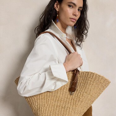 Ralph Lauren liquida casi a mitad de precio el bolso de rafia que llevaremos con todos nuestros outfits de verano 