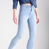 Hazte con unos vaqueros de pitillo Dr.Denim Plenty por un 50% menos: ahora sólo 24,95 euros en Zalando 