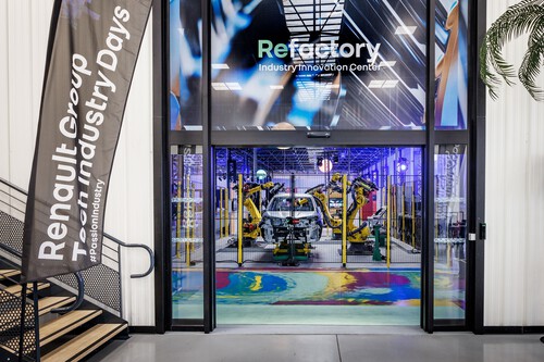 Hemos visitado el centro más innovador de Renault: una mezcla de Metaverso Industrial, robots y sostenibilidad 