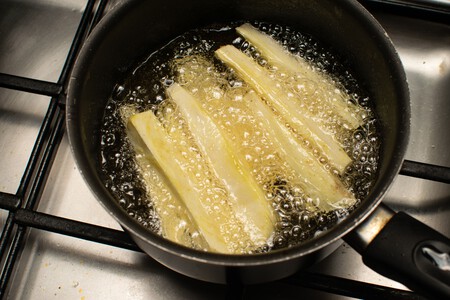 3 ideas fáciles que puedes hacer con el aceite de cocina que ya utilizaste