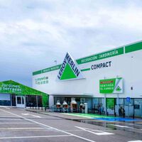 Leroy Merlin arrasa con el toldo motorizado que te hará olvidar la sombrilla y te hace la vida más cómoda