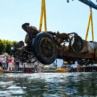 El Bugatti que durmió 75 años en un lago: la leyenda del piloto que lo perdió jugando al póker, el misterio de las aduanas y una tragedia