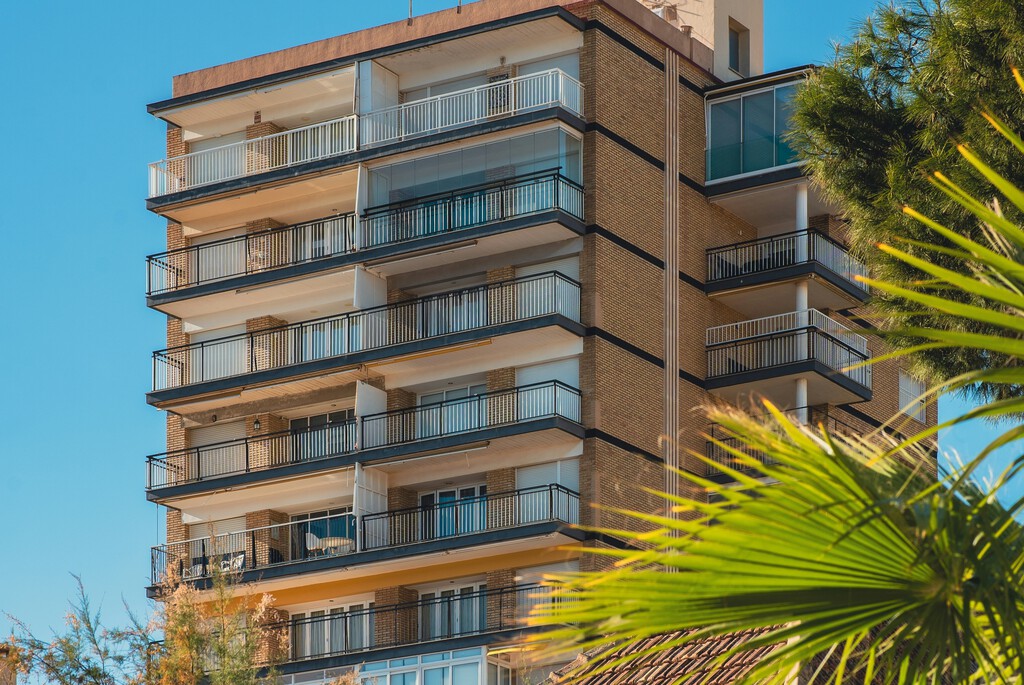 El Gobierno quiere avalar hasta el 20% de la compra de vivienda. El probable precio a pagar: inflar aún más los precios