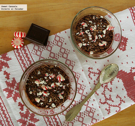 Mousse de chocolate amargo con un toque de menta. Receta