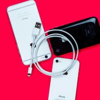 Una nueva subasta de un iPhone de 2007 apunta a récord histórico. Aunque sea inservible, podría superar los 190.000 euros de valor