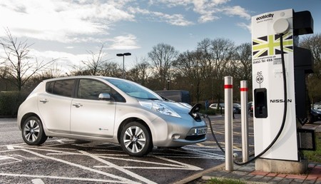Nissan-Ecotricity estación de recarga rápida en Surrey