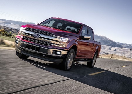 Ford llama a revisión 1.99 millones de F-150 en todo Norteamérica por riesgo de incendio en cinturones de seguridad