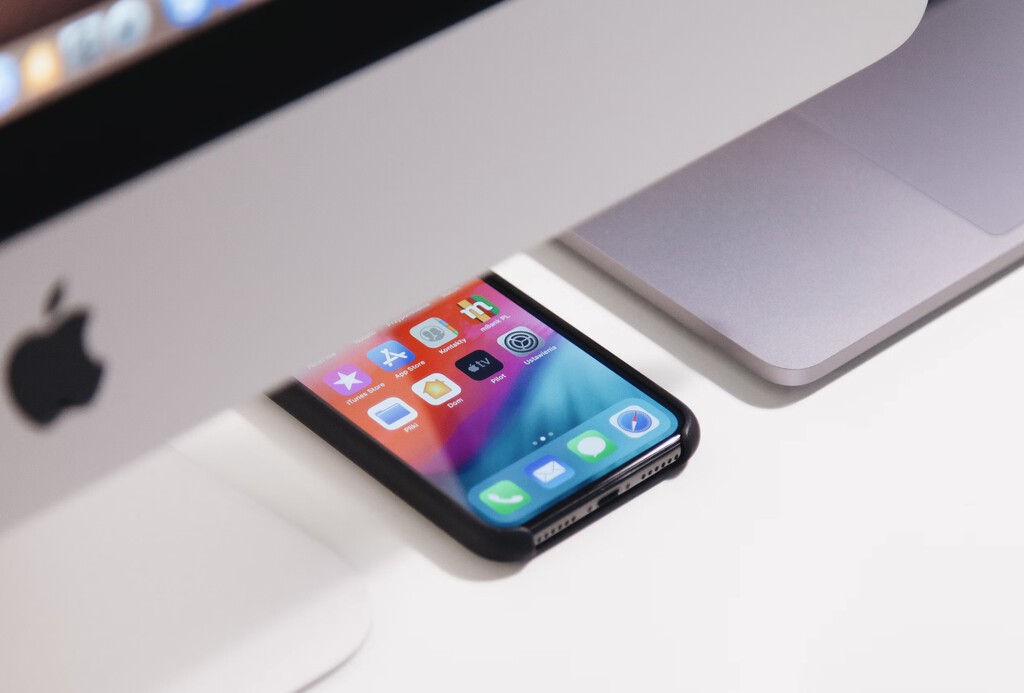 
Tras quince años teletrabajando, esto es lo que he aprendido exprimiendo la usabilidad de mis dispositivos Apple