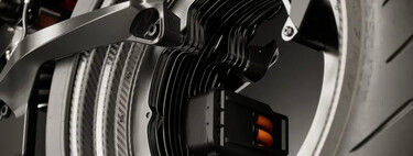 La historia de las motos eléctricas acaba de cambiar para siempre: 10 minutos de carga gracias a las nuevas baterías de estado sólido 