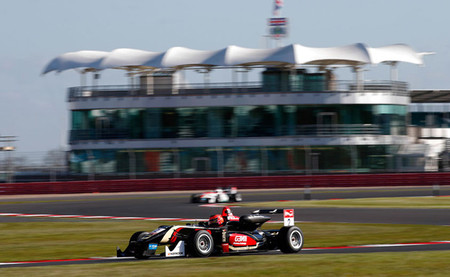 Tres carreras y tres ganadores en el primer fin de semana del FIA European Formula 3 en Silverstone