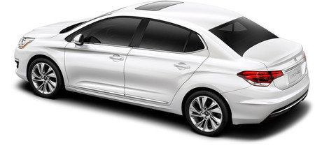 Citroën C4 L, un C4 con maletero y batalla extra