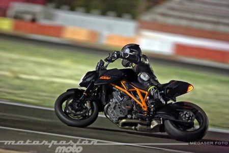 Ktm 1290 Super Duke R Megaserfoto 011