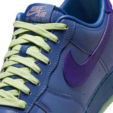 Nike lanzará las Air Force 1 más misteriosas con un toque color uva que se inspira en el contraste neón de los años ochenta