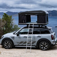 El MINI Countryman Untamed Edition se vuelve un coche camper de aventura ¡con cama en el techo!  