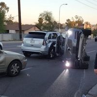 Uno de los autónomos de prueba de Uber choca en Arizona y la compañía detiene el programa