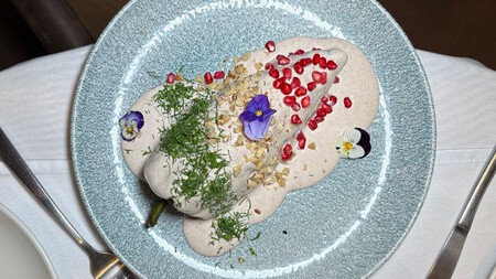 Probamos 4 chiles en nogada en CDMX y nuestro favorito es de un restaurante que pocos conocen: tiene el relleno más delicioso y tradicional