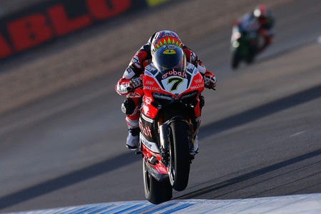 Dorna quiere más guerra en Superbikes: el nuevo reglamento no quiere líderes destacados